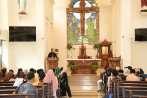 Pemuda Lintas Iman Belajar Toleransi dan Budaya dari Rumah Ibadah dan Kesultanan di Ternate