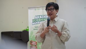 Belajar Pengorganisasian Warga Lintas Identitas Bersama Verena Puspawardani