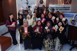 Youth Interfaith Branding Ecosociopreneur : Eco Bhinneka Tumbuhkan UMKM Hijau Banyuwangi